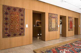 Moshe Tabibnia, Gli spazi interni della galleria 